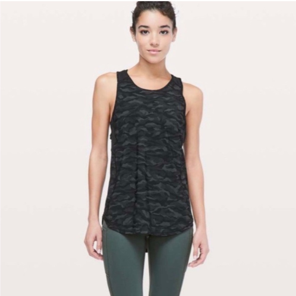 ⭐️EUC! Lululemon Sculpt Tank II black camo size 10